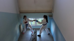 Sanja i Anja na zagrevanju